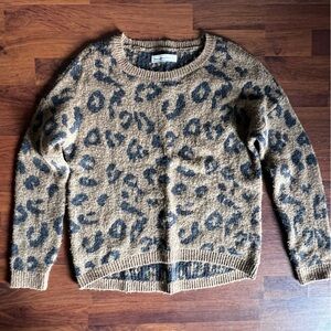 Abercrombie & Fitch Leopard Sweater Size Small‎